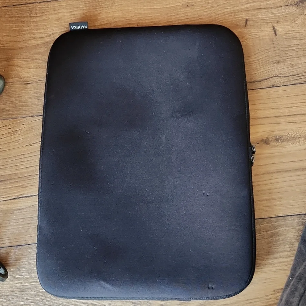 Pathika neoprene laptop sleeve